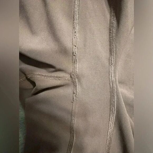 Lululemon All The Right Places Crop II *23" Color Cassis Size 6 - Picture 6 of 8